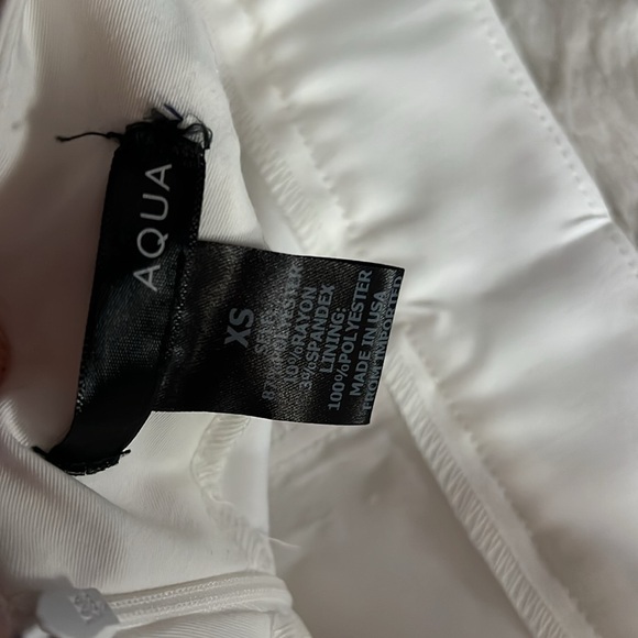 White mini Short/Skit - Picture 3 of 3